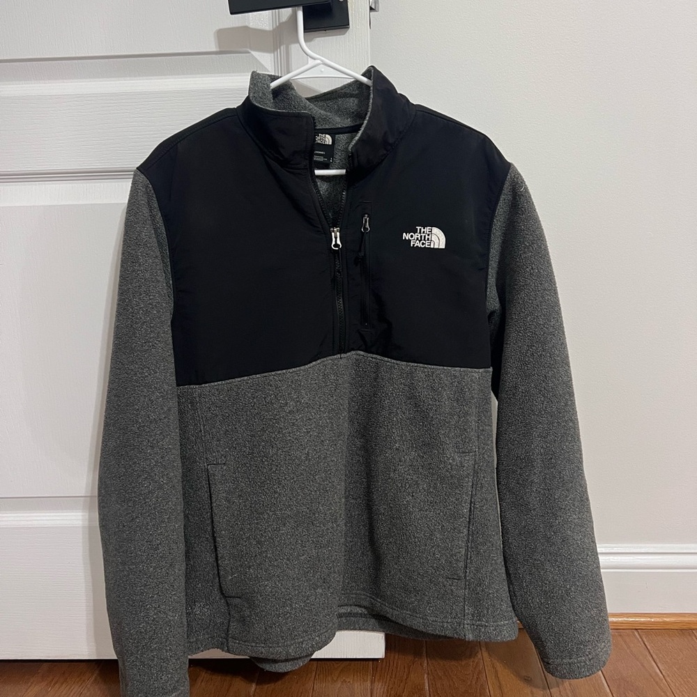 The North Face men’s two toned gray fleece, heavy duty, Denali style fleece
